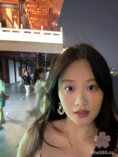 推特反差女网红 依依 私密号生活照大合集泄密 情趣装露点福利 尺度炸裂 奶子诱惑至极！ 1