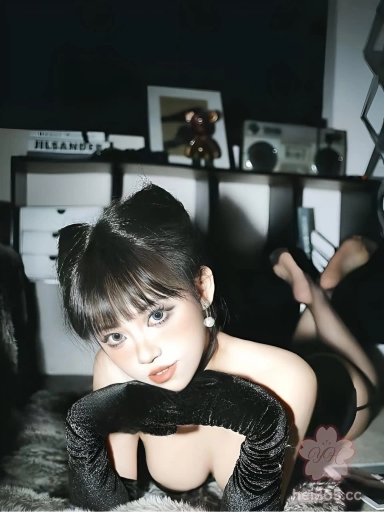 抖音高颜值反差骚女 风霜月迷 SM属性已经远超老司机 私拍被炮友突破淫靡狂欢盛宴！ 1