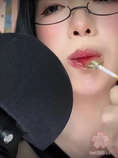 晚安yoyo性感黑丝舔耳ASMR 成熟御姐调教榨精剧情视频流出 火辣私密表演引爆直播间！ 1