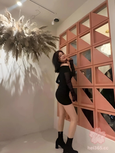 【韩国清纯美女模特 李善雅 与纹身男友酒店自拍激情视频流出！】 高端泄密 韩国富家女网红李善雅和纹身帅欧巴开房做爱视频泄密，极品身材细腰大长腿，穿着开档丝袜疯狂亲吻欧巴奶头，被抠穴后无套狂插猛干！  #韩国 #李善雅 #韩国菠萝妹 #黑料007 2