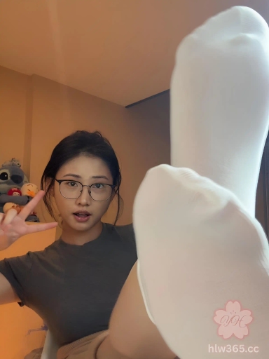 顶级素人系列 恋足福音 足控调教定制私拍福利视频 这妥妥的恋足控的福音呀 1