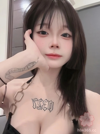 国际版抖音拥有10W粉丝的纹身小太妹 吕芊颖 与男友自拍的露脸口交视频和后入做爱视频流出！ 1