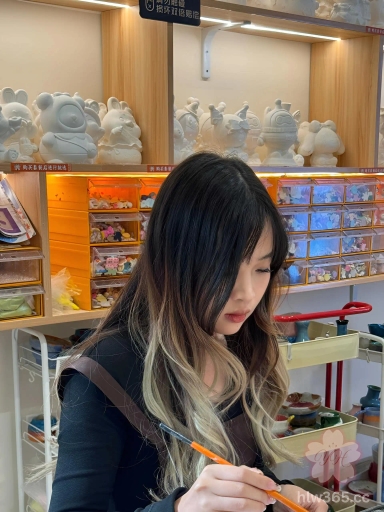 吉林大三学生妹 张娜 人前文文静静的好女孩 人后就是骚母狗 性欲太大 操完不满足用道具接着弄！ 3