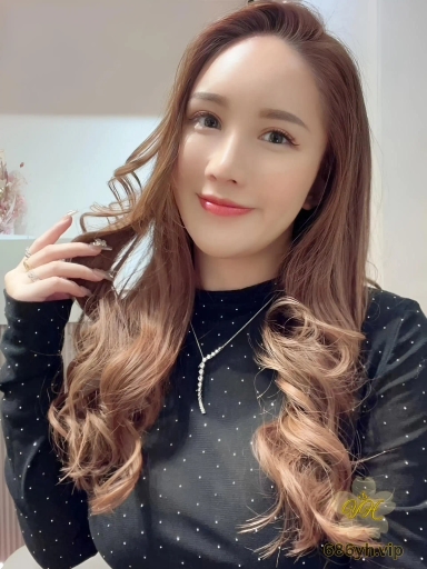 约炮大神约操IG32万粉丝巨乳女网红 酒店激情无套做爱 女主口技超好 最后还被大神内射了 2