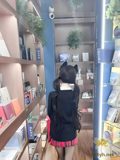 圆圆酱，推特知名萝莉福利姬，清纯甜美外表下藏着狂野骚态，私拍视频流出震慑网络! 1