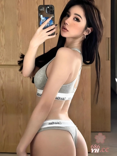 极品身材混血脸模特 媛媛酱 以曼妙的身材为自信的资本 线上大尺度捞金线下实战！ 2
