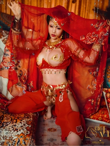 福利姬「钛合金TiTi」 塞外红鸾异域诱惑风情，性感骚丁嫩穴满足你对塞外的性幻想 2