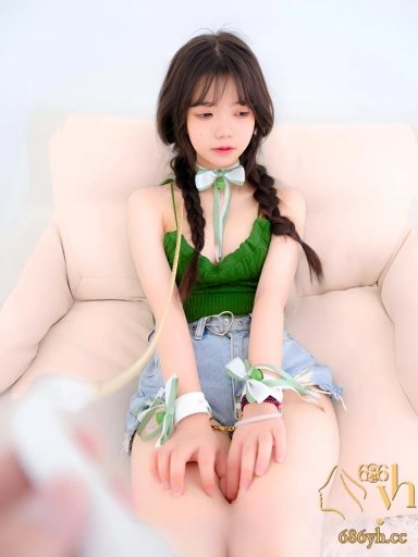 紧急企划 极品萝莉嫩妹 奶昔 喷血定制 日常绿背心 超级粉嫩的一线天白虎鲍鱼 看的口水直流 3