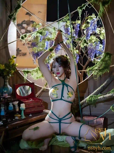 极品福利姬 奶桃桃 全身被捆绑苔缚 紧绷的绳索衬托傲人身材 湿穴滴水扭臀娇喘 眼神骚到骨子里！ 2