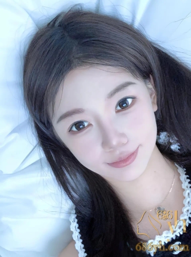 成都精神小伙 张嘉鑫 和骚货女友第5弹 丝袜情趣装被站立后入 各种姿势不停猛干 浪叫连连！ 1