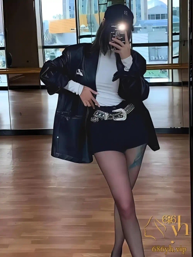 上海顶级御姐范女神 张若曦 在金主面前变吃鸡母狗 极品颜值大长腿跪地口交吞精满脸享受彻底臣服 3