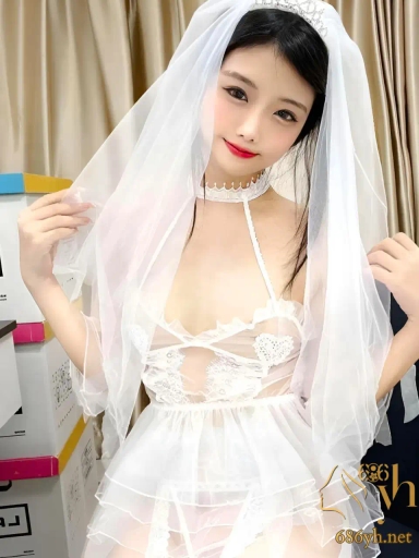 【推特 喵四】剧情露脸紫薇+露点婚纱剧情紫薇 你们要的穿着婚纱的萝莉来了 1