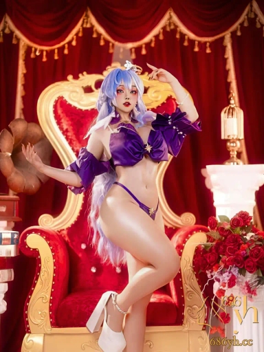 顶级女神 Pyoncos知更鸟 COS星穹铁道紧贴曲线 巨乳深沟摇曳 M腿翘臀高撅眼神迷离 1