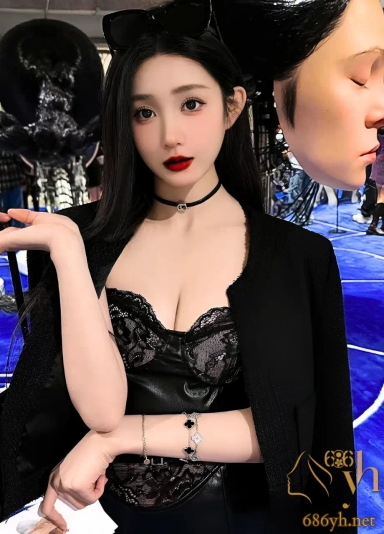 高潮瞬间视频大合集 第七弹 丰乳肥臀的小母狗 被踩头后入爆操 小穴淫水喷出三米多高 十分的刺激 2