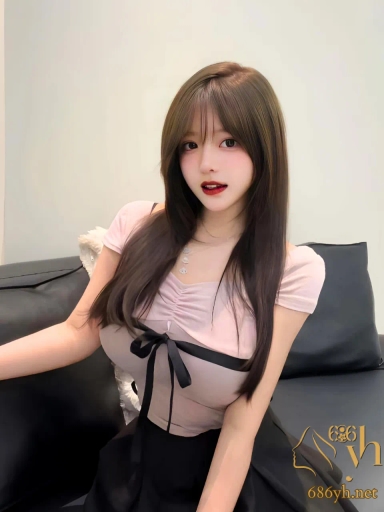 广州高颜值美少女 张欣蕾 白天西装白领人模狗样 晚上居家拍片裸舞自慰卖骚捞金 3