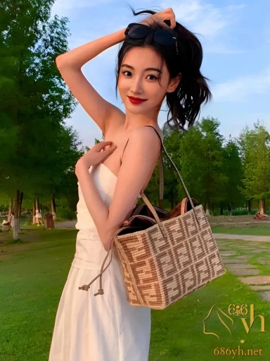 湖南长沙星际酒吧前台 李玉瑶 被男友PUA洗脑同意3P后翻脸曝光视频 3