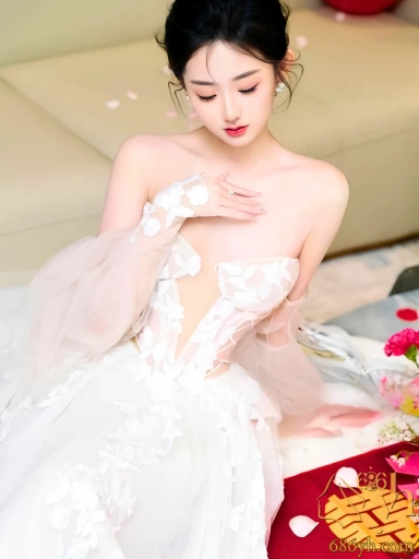 00后的新娘刚结婚就迫不及待的和炮友开放操逼 叫声动听逼还很紧 2
