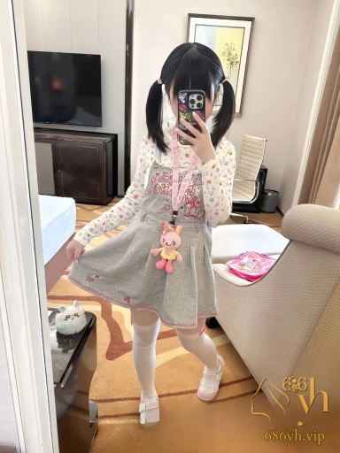 推特极品高颜值 Yyj_iiiiovo 幼态脸白虎自拍做爱合集 双马尾可爱反差十足 1