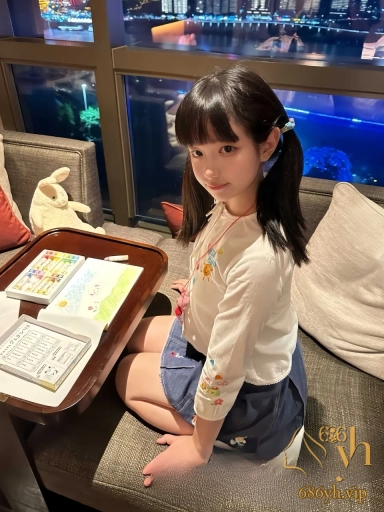 推特极品高颜值 Yyj_iiiiovo 幼态脸白虎自拍做爱合集 双马尾可爱反差十足 3