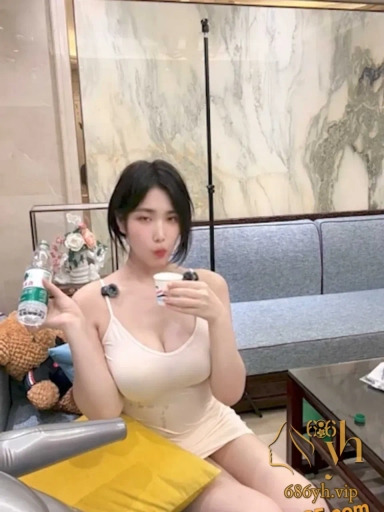 ASMR助眠诱惑 小羽 化身售楼小姐对着充气娃娃幻想求爱！ 2