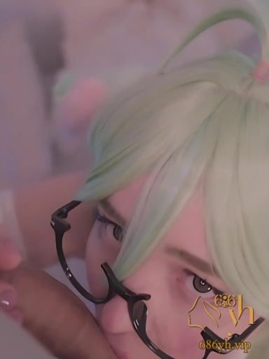 欧美超甜女神 Aquari砂糖 cosplay原神床上甜美眼镜反差女神深喉口爆高潮吸精 2