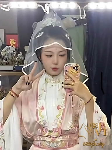 清纯甜妹 严莉莉 与男友性爱私拍流出 身着白丝露脸口交深情舔屌 多姿势爆操淫叫连连 1