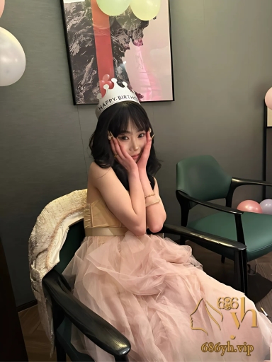 沈阳高颜值女神 李佳蓉 和体育生男友同居生活曝光 极品身材精湛口技 淫荡娇喘表情迷人 2