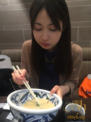 超美清纯大学生 情侣私拍泄密 被男友大屌刺穴发骚自摸 多毛小穴反差的让人心痒难耐 2