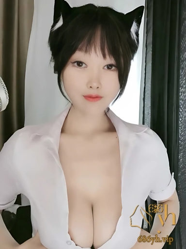 猫耳少妇化身黑猫OL 深V巨乳呼之欲出 黑丝包臀裙极其撩人 热舞扭动间散发熟女魅力! 1