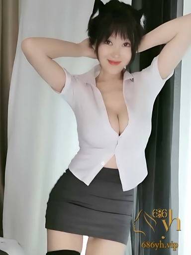 猫耳少妇化身黑猫OL 深V巨乳呼之欲出 黑丝包臀裙极其撩人 热舞扭动间散发熟女魅力! 3