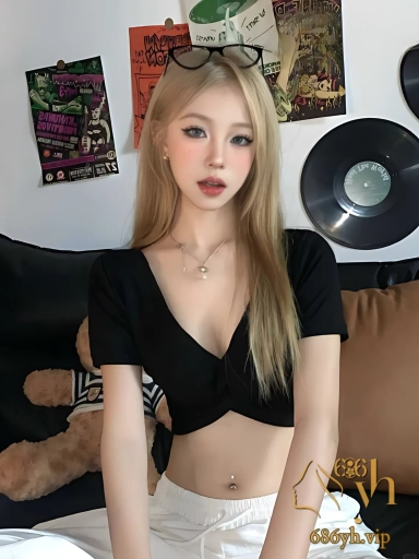 辽宁校花 张雪瑜 和男友激情做爱深喉吃鸡 被偷拍爆光 反差母狗本性暴露 2