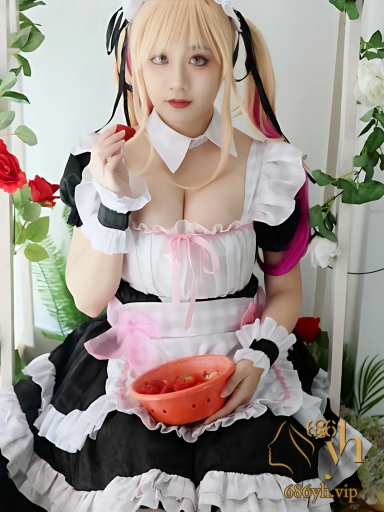二次元福利姬 阿雪雪 COS海梦女仆 水滴巨乳晃动诱人 白虎穴散发独特魅力！ 1