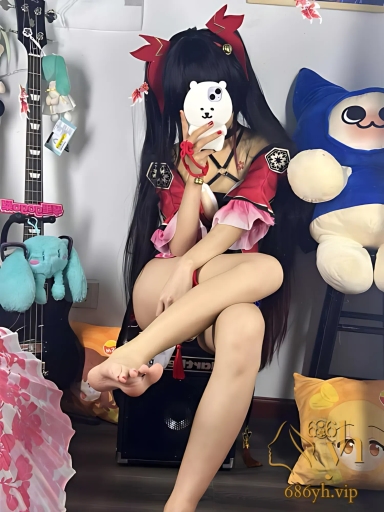 二次元福利姬 琴里gogo梨 cos星穹铁道花火 玉足韵律起伏与琴长 瞬间绞杀足控！ 2