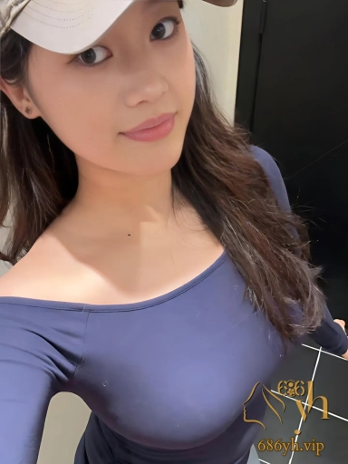顶级反差少妇 钟吴艳 在抖音和炮友聊骚 激动之际裸露骚逼 饥渴母狗实锤 2