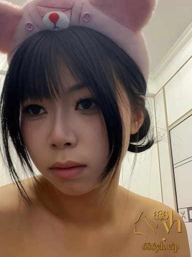 06年精神小妹下海大秀 穿黑丝吊带被猛泻火 全方位激战场面反差感爆棚！ 1