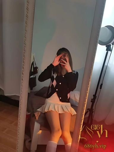 广东学生妹 李如玥 性爱视频 黑丝玉足侍奉金主 骚穴被肆意玩弄 沦为性瘾母狗！ 2