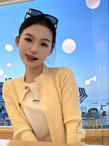 高颜值反差女神性爱自拍 闭眼吞屌声情并茂 无套抽插美脸泛起潮红 1
