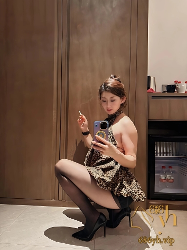 高颜御姐 八月女神 调教合集来袭 蹂躏公狗跪舔鞋底 赏赐圣水撸屌榨精 1