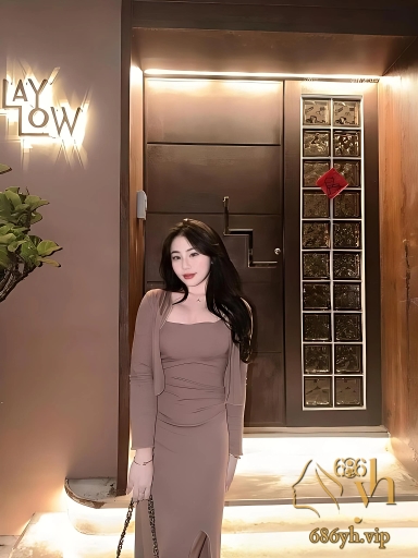服装店巨乳老板娘自拍视频曝光 胸部饱满挺翘腰细臀翘 各种诱惑表情迷离又骚浪！ 2