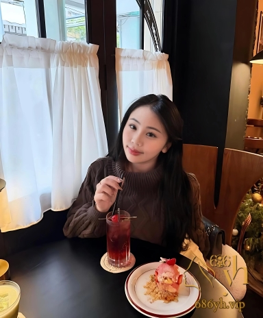 服装店巨乳老板娘自拍视频曝光 胸部饱满挺翘腰细臀翘 各种诱惑表情迷离又骚浪！ 3