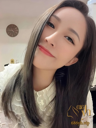 巨乳微胖小网红 bivi 酒店无套做爱 超高颜值口技一流 主动侍奉惨遭猛干 1