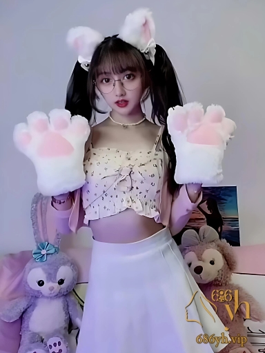 PMV混剪LO娘社会摇疯狂骑乘榨精 纯欲脸蛋扭得又浪又骚 画面劲爆！ 1