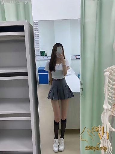 精品女大学生 郑梦瑶 性爱视频 跪地口交被颜射满面 骑乘榨精大奶狂晃! 3