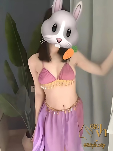 美乳网红 鱼呼呼 定制福利合集 裸舞诱人展露酮体 全身赤裸散发淫欲气息 1