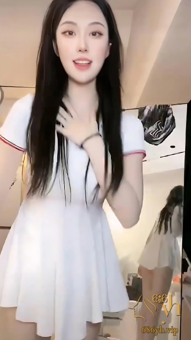 抖音网红 丁姐 直播闪现走光 美腿白嫩修长 翘臀圆润无敌 完美身材令人血脉喷张！ 2