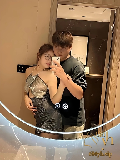 湖南超淫小情侣私拍泄密 反差母狗 黑丝网袜性感撩人 无套猛操叫声贼大 1