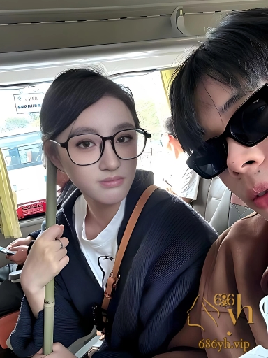 十个眼镜九个骚 江西武功山眼镜妹 赵艺欣 反差骚浪私密视频流出 太会玩了！ 3