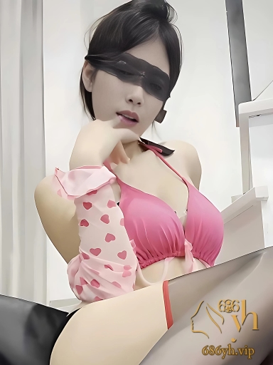 大奶美女尤物 静静 丝足自慰合集 蒙眼吐舌蹲地骑屌 巨乳摇曳粉穴收缩 浪水四溅！ 1