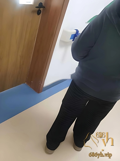 原创美女博主 我是骚姐姐 刚出院就含屌饥渴求操 满嘴骚话挑逗亲弟弟内射 2
