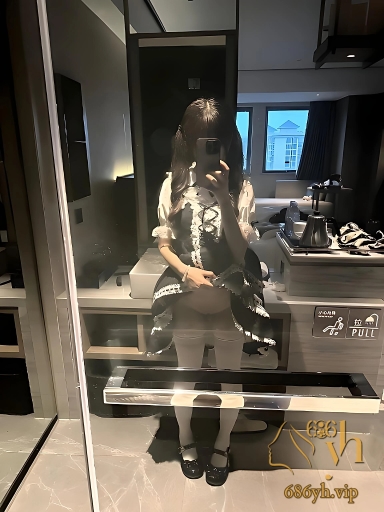 推特少萝 萌混过关 金主定制福利 芊指轻挖湿润美鲍 动听呻吟酥麻入骨！ 2